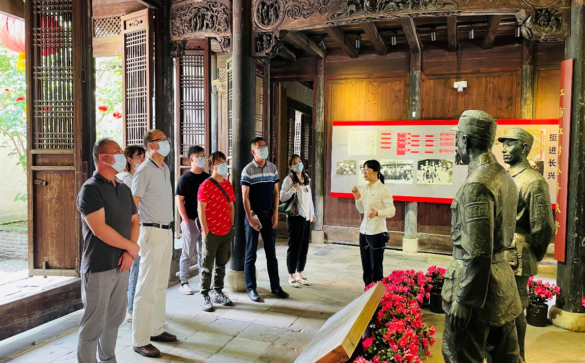 “守初心、慶百年”重走長征路主題活動